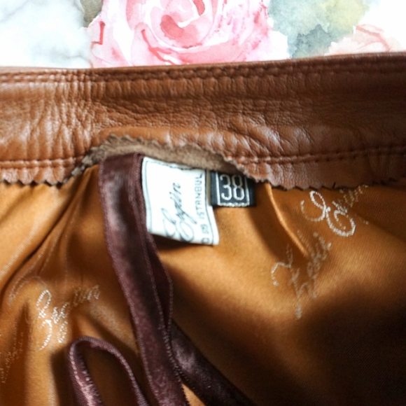 ✨Vintage✨ Vegan Leather Pencil Skirt - Picture 3 of 7